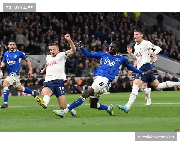 西汉姆联防守稳定性不足 连续失球导致排名下滑